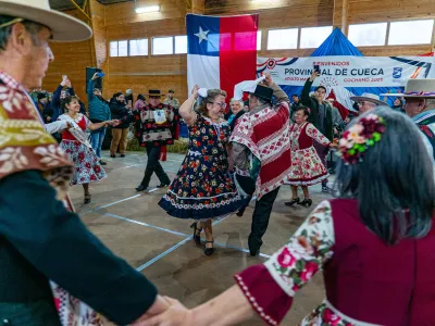 Fase provincial del Campeonato Nacional de Cueca del Adulto Mayor se realizó en Cochamó