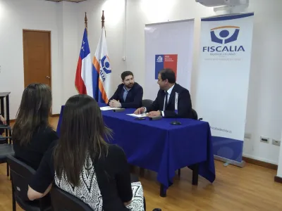 Fiscalía y Fosis firman convenio para apoyar a víctimas de violencia de género 