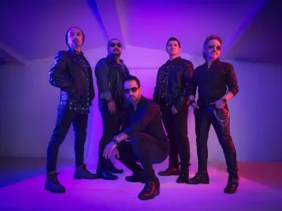 “Frontiers” trae clásicos del rock con notable tributo a Journey