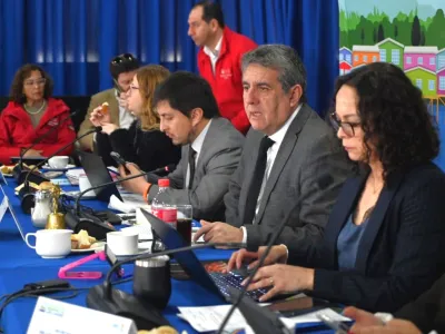 Gobierno Regional congela financiamiento para proyecto de buses eléctricos en Puerto Varas por incertidumbre presupuestaria