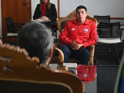 Gobierno Regional de Los Lagos recibió a Josafat Cárdenas, joven ciclista de Frutillar que se coronó campeón panamericano juvenil en Asunción, Paraguay