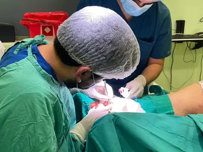 Hospital Puerto Montt recomienda método ABCDE para identificar posibles melanomas: asimetría, bordes irregulares, varios colores, diámetro mayor a 6 milímetros y evolución del lunar