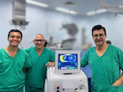 Innovación y salud: Clínica Puerto Montt Achs Salud potencia la formación de su equipo de Urología junto a experto nacional en cirugía láser de próstata