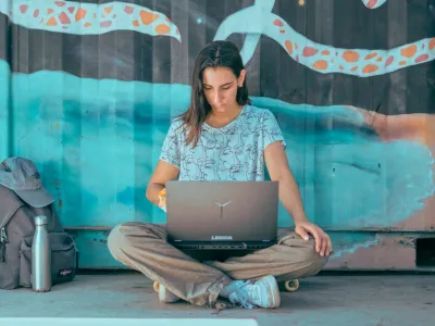 Inscríbete gratis en AWS re/Start para desarrollar habilidades computacionales en la nube e iniciar una carrera tecnológica