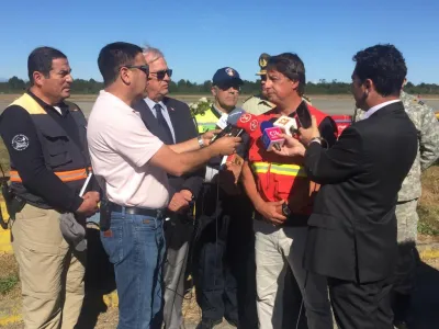 Intendencia, Conaf y Onemi coordinan abastecimiento de Ten Tanker en Puerto Montt para atender incendios forestales en Aysén