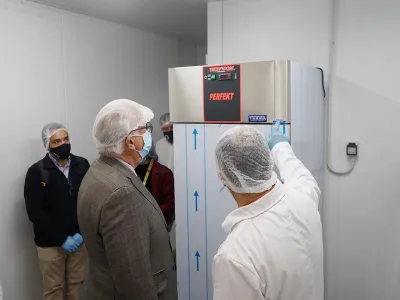 Intendente visitó sala de procesos de productos del mar que beneficiará a pescadoras artesanales de toda la región