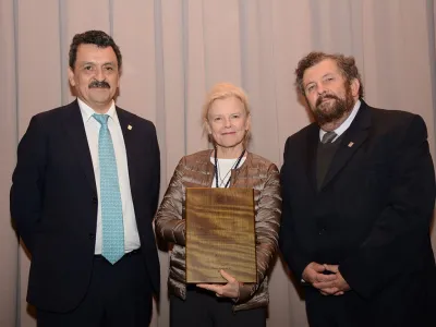 Kristine Tompkins recibió Premio “Luis Oyarzún” entregado por la UACh