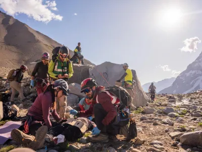 “La montaña se enfrenta con respeto”: médico del Hospital de Puerto Montt advierte sobre la importancia de la prevención en zonas agrestes