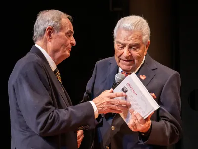 Libro “El Viaje de Los Mödinger” se presentó en el Teatro del Lago