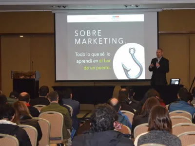 Más de 200 emprendedores participaron de seminario de marketing para PYMES