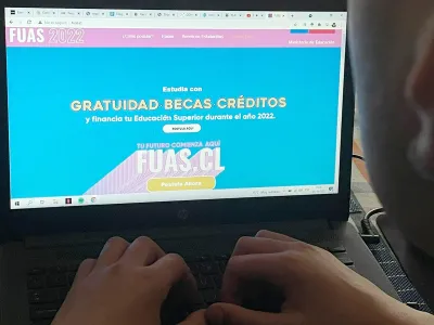 MINEDUC invita a postular a beca vocación de profesor a través de fuas.cl a quienes deseen estudiar pedagogía