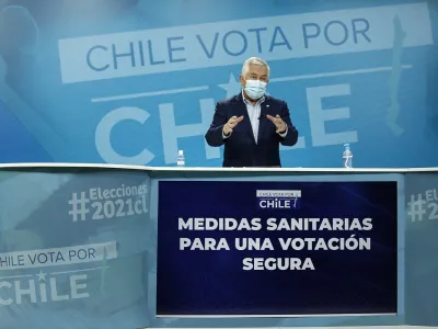 Ministro de Salud realizó llamado a respetar medidas sanitarias de cara a la jornada eleccionaria y destacó cumplimiento de la meta de vacunación