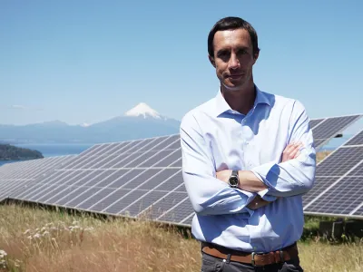 Ministro Jobet anuncia nueva meta: “Las ERNC representarán el 40% de la matriz al 2030”