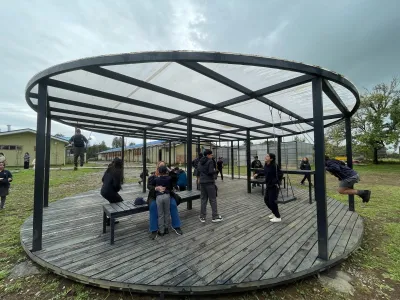 Niños más activos y mejor convivencia: escuela de Llanquihue muestra resultados al transformar su patio