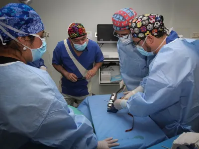Operativo de especialistas resuelve malformaciones de tórax en el Hospital Puerto Montt