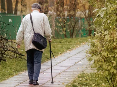 Pensiones y denuncias dominan la conversación digital sobre vejez en Chile, según estudio