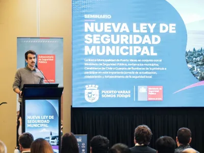 Puerto Varas reunió a encargados de seguridad de toda la región en seminario sobre nuevas leyes y prevención del delito
