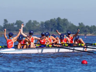 Remo en Juegos Panamericanos Junior: puertovarina Felipa Rosas logró oro y plata en las pruebas de Ocho con timonel y Doble femenino