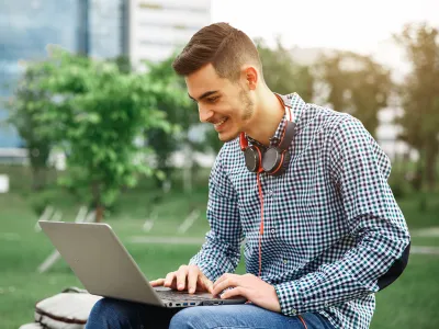 ¿Rindes la PAES? Infórmate sobre becas y beneficios que ofrecen universidades   