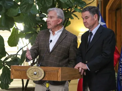 Senador Moreira presentó proyecto para reponer la velocidad máxima de 60 kilómetros por hora en zonas urbanas