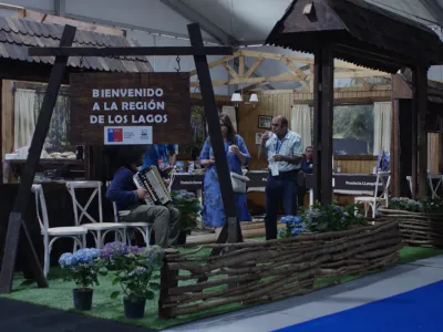 Sernatur Los Lagos mostró sus atractivos en Feria VYVA