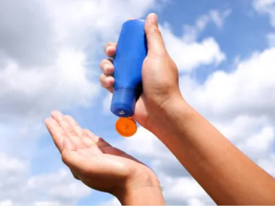 ¿Sirve el protector solar que me quedó del verano pasado?