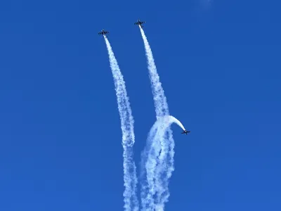 Vuelo de “Halcones” asombró a Puerto Varas